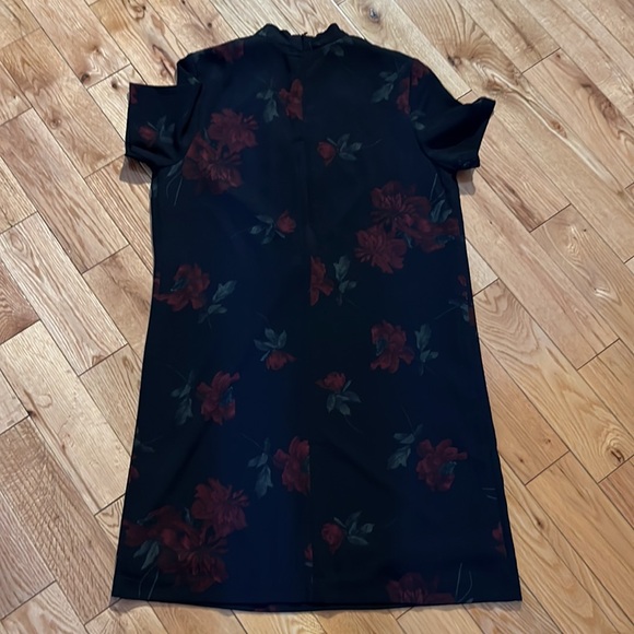 Devoted black dress - Picture 8 of 9